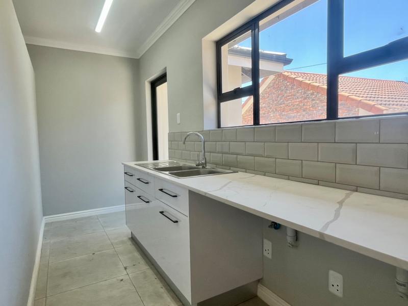 3 Bedroom Property for Sale in Fraaiuitsig Western Cape